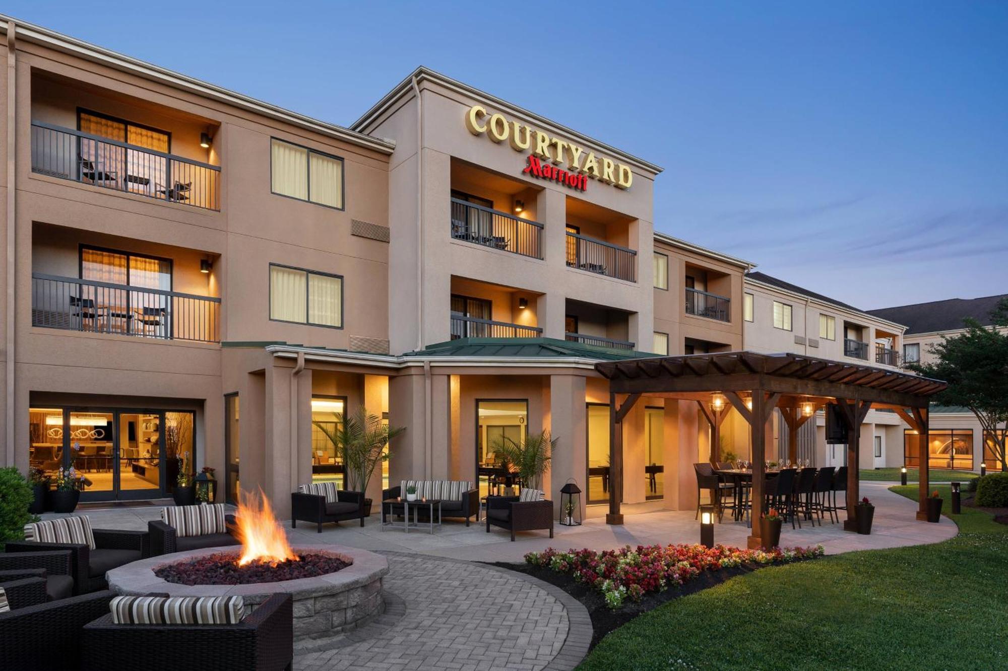 Courtyard Greenville Exteriör bild